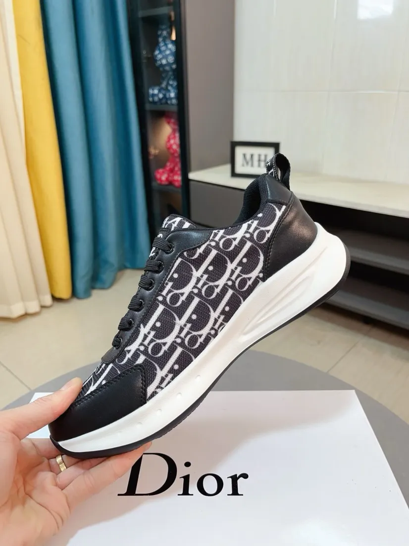 Men's men's shoes 💰440🌹🌹【Dior】Best-selling official website world premiere🔝High-end men's shoes brand official website latest series: The upper is made of imported cowhide with specially designed fabrics➕Mesh breathable lining. Make walking more convenient and comfortable! Compared with the official quality, Midea’s 1:1 replica. Create a fashionable personality to set off your uniqueness! A must-have for trendy men! Classic style. Men's sizes: 38-44.